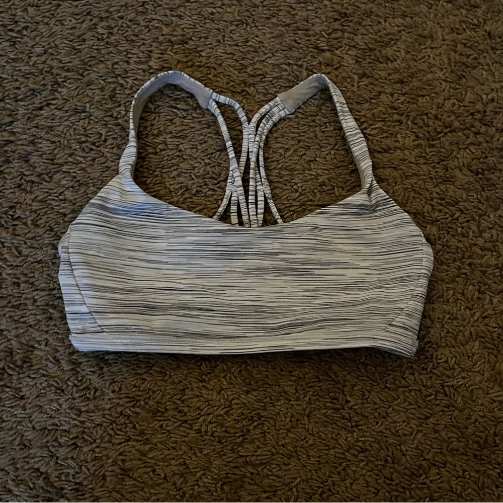 Lululemon sports bra size 4